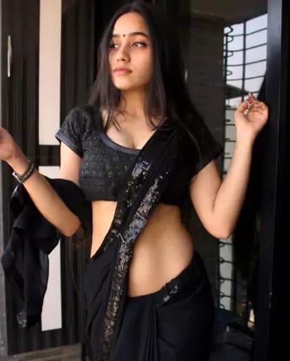House Wife Radhika Escorts 